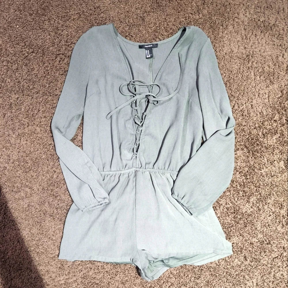 Romper - Picture 1 of 2